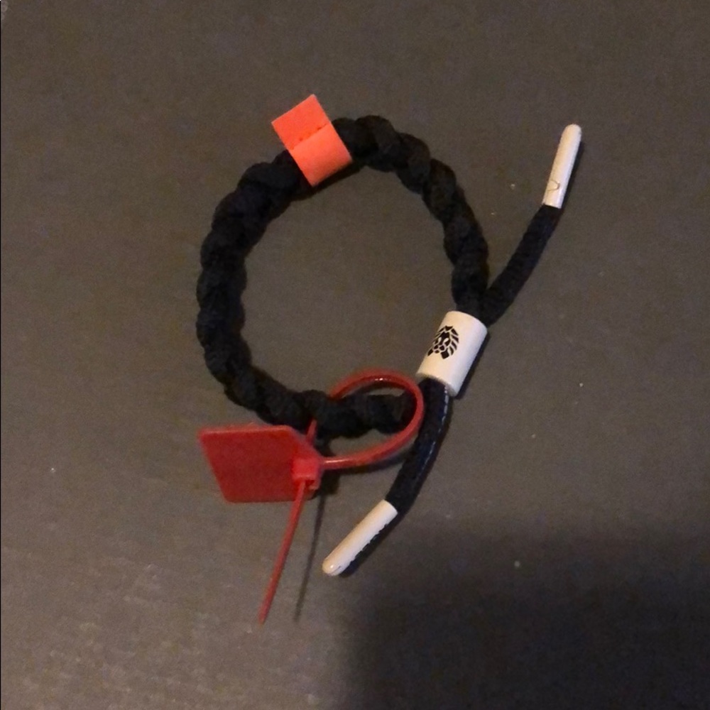 Off-White rastaclat